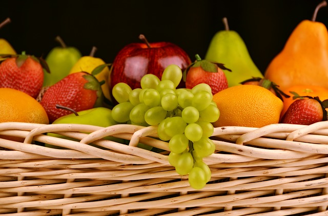 košík s ovocem.jpg